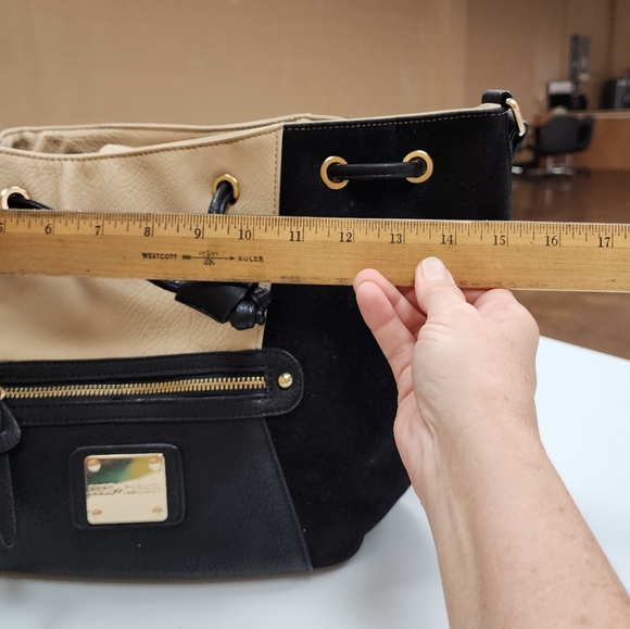 Coco & Carmen Crossbody Bag - Picture 7 of 7